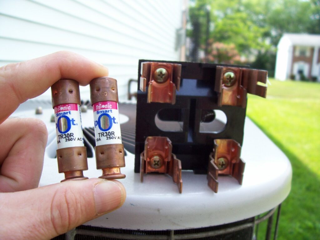 How To Know If the Air Conditioner's Fuse Is Blown - central air conditioning repair in queens nyc